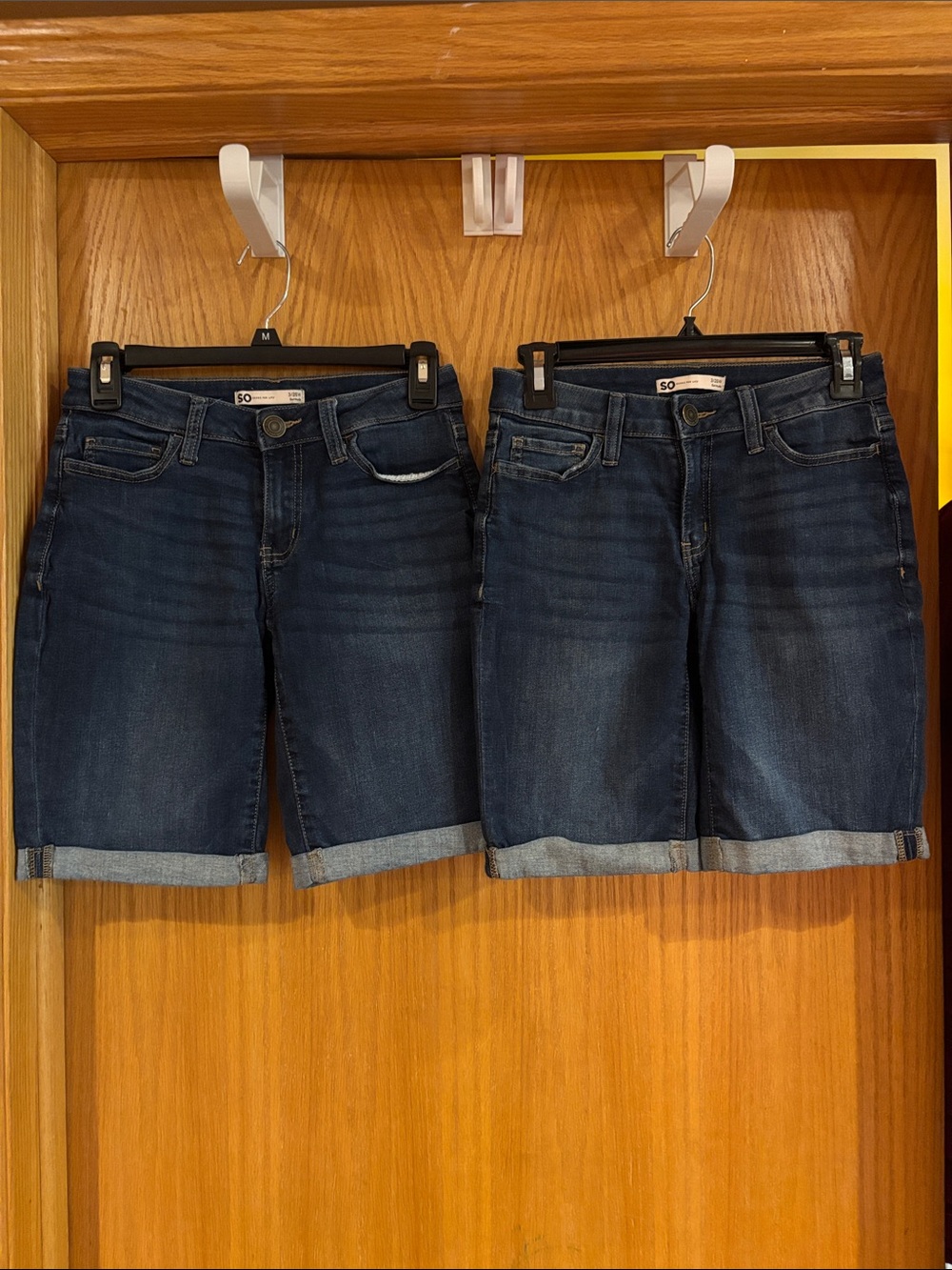 SO, Junior’s Bermuda jean shorts, 3/26 
Medium blue